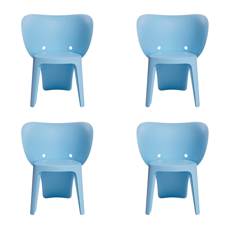 Ensemble de quatre chaises juvéniles en plastique robustes bleues