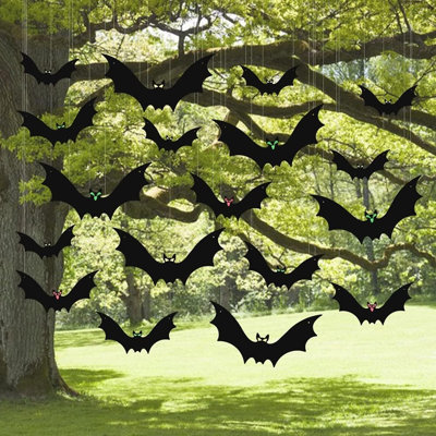 Décoration suspendue de chauve-souris d'Halloween, décoration extérieure de chauve-souris en plastique volante avec autocollants mignons, tailles assorties pour arbres, porche, jardin, pelouse, fenêtres et décorations de fête d'Halloween d'intérieur