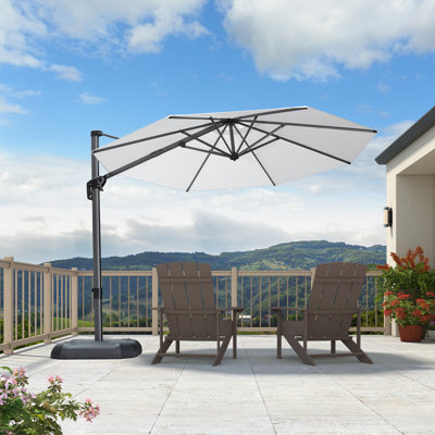Parasol blanc d'extérieur en porte-à-faux 10 pieds avec base et pivotement sur 360 degrés