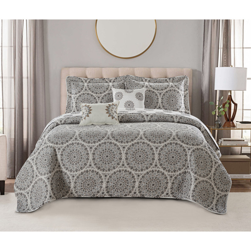 5 Piece Tribal Medallion Printed Microfiber Quilts Set, King Quilt + 2 Shams + 2 Throw Pillows