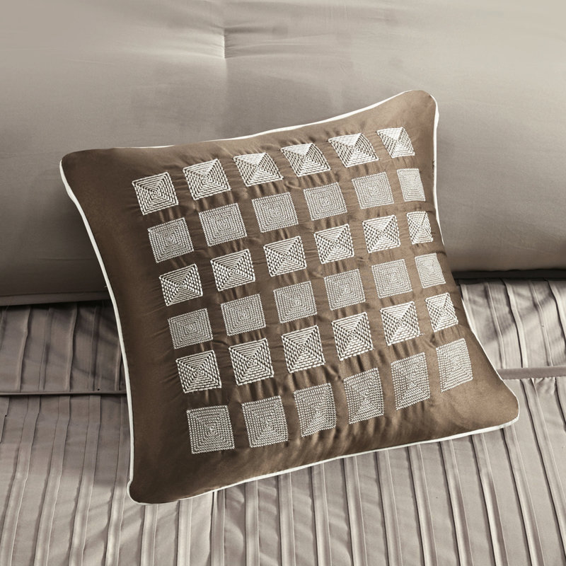 Édredon pour grand lit Charmeuse - taupe 7 pièces, coussin décoratif avec taille facile d'entretien, coussins brodés inclus