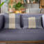 Coussin à carreaux carrés-897232890
