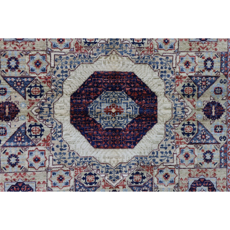 Hand Knotted Wool Area Rug in Beige, Rectangle 4'11" x 6'10"