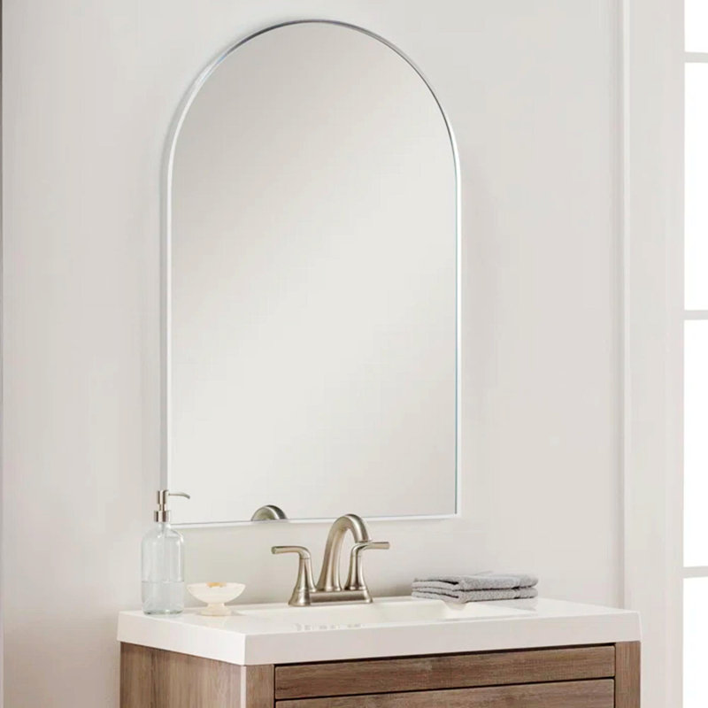 Miroir d'appoint à cadre en métal, miroir arqué Bathrrom pour mur, Argent argent, 30 po x 20 po