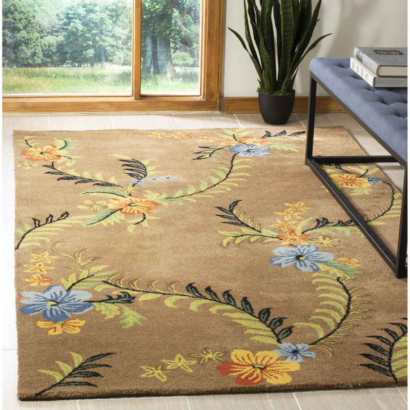 Soho Hand Tufted Wool And Viscose Floral Rug, Rectangle 6' x 9'