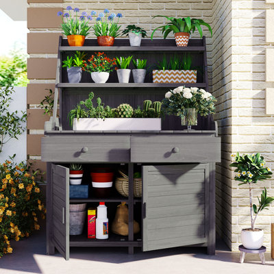 Banc de rempotage en bois de sapin gris 65 pouces avec tablette de rangement, tiroir et armoire - poste de travail de jardin rustique
