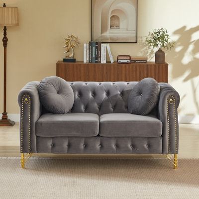 Canapé Chesterfield en velours 60,5 pouces avec boutons capitonnés, clous en cuivre et anneaux d'accoudoirs pour un décor personnalisé