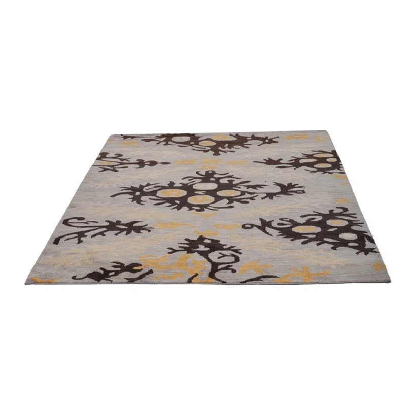 Tapis d'intérieur rectangulaire en laine beige et marron, fait main, noué à la main, à motifs floraux.