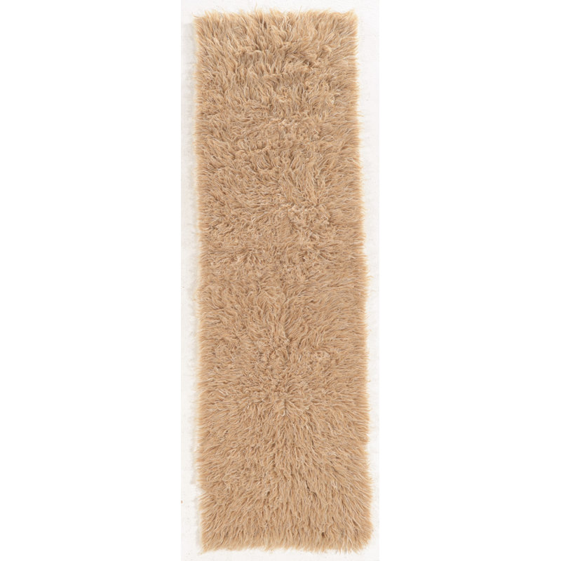 Tapis brun clair et crème à poil long tissé à la main Aalish Flokati, Tapis de couloir 2 pi 4 po x 8 pi 6 po