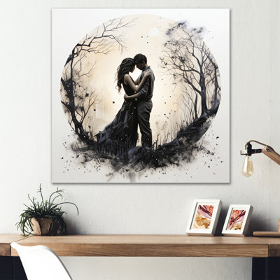 Romantic Timeless Embrace I - Woman Wall Decor