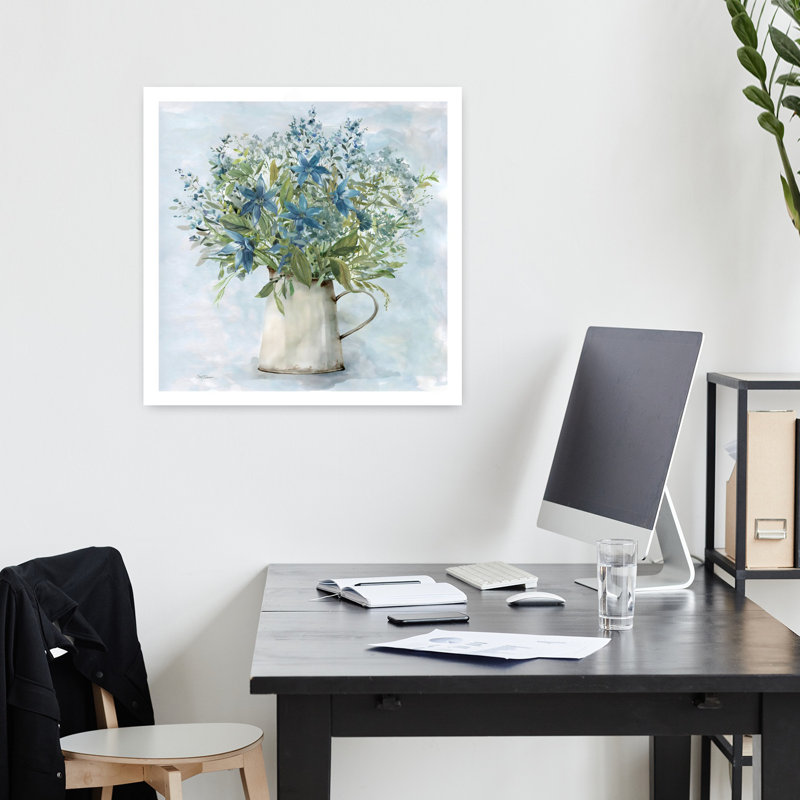 «Arrayed In Blue II», art floral délicat et paisible, H 18 po x l 18 po