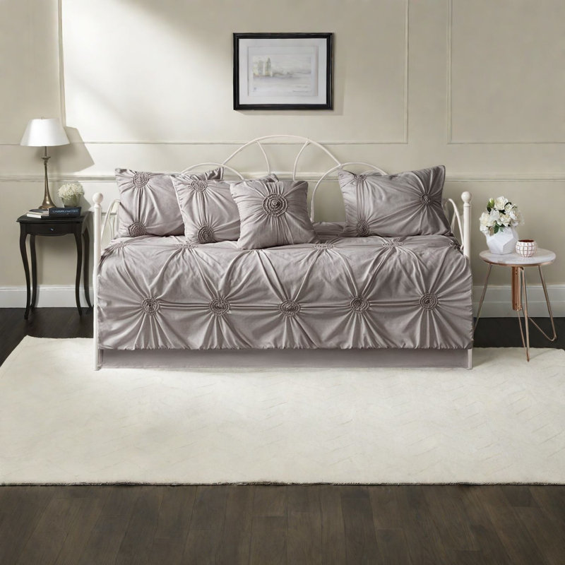 Reversible 6 Piece Bedding Sets, Polyester Tufted Modern Guest Home