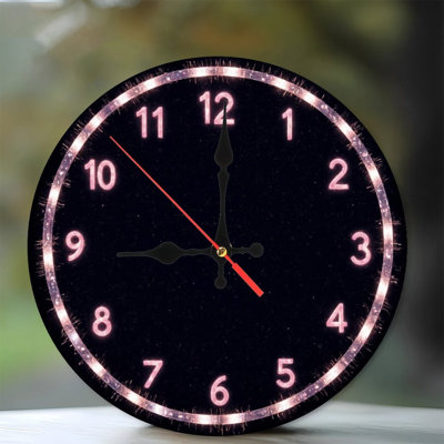 Christmas-Clock-With-Snowy-Scene