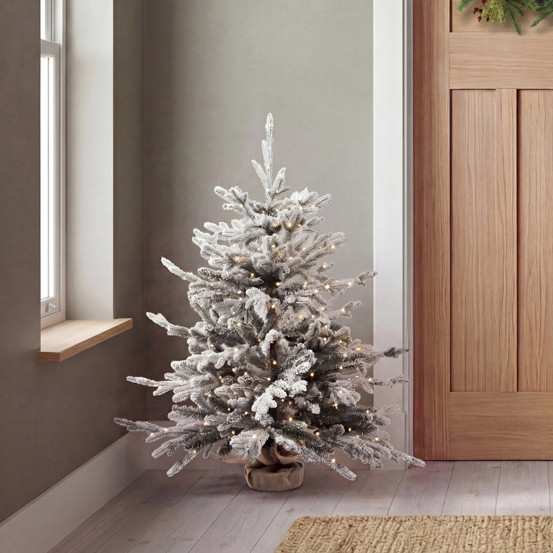 Luxury 91.5H Pre-lit Snowy Christmas Tree