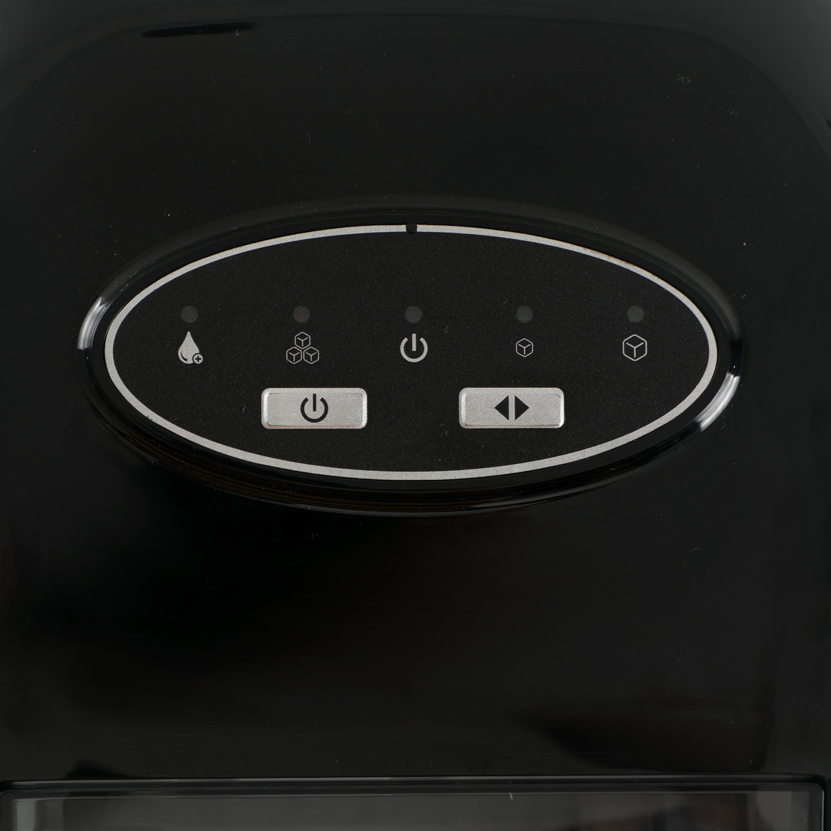 Black & Decker 26 lbs Capacity Ice Maker - Black | Fridge.com