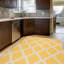 Tapis marocain jaune à motif treillis Pink-27331138