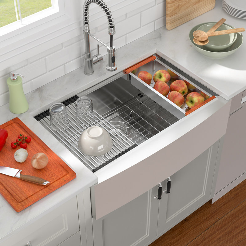 Évier de cuisine 36 po à tablier simple en acier inoxydable