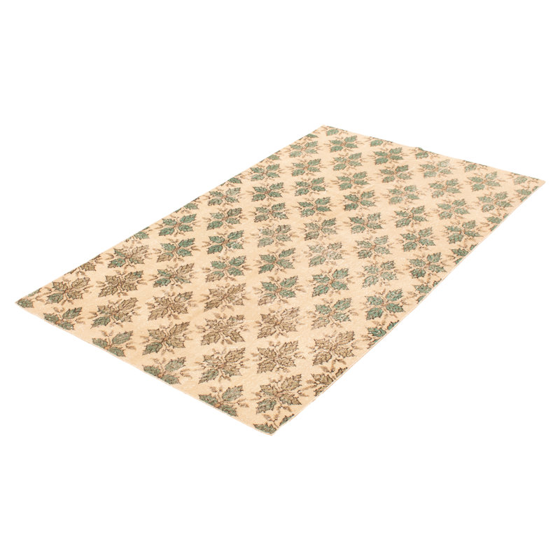 Tapis ivoire Musocc Vintage 4 pi 11 po x 7 pi 10 po