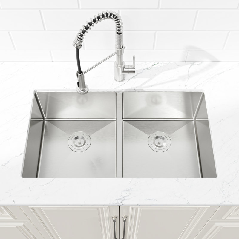 Évier de cuisine encastré en acier inoxydable 33 po x 19 po, brossé, avec un matériau et une finition lisse Évier 33 po x 19 po en acier, encastré, pour une utilisation à long terme