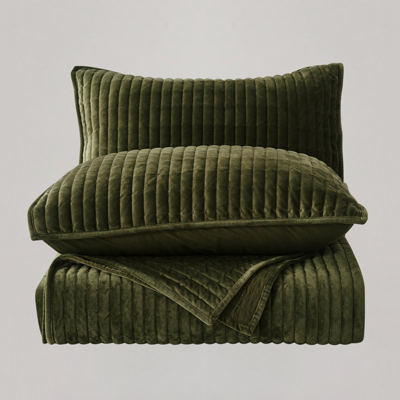 Wonderful Velvet 3-piece reversible quilt set, Queen Quilt + 2 Standard Shams, Dark Green