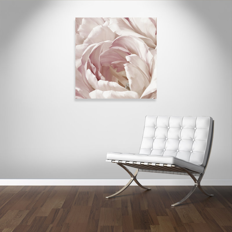 Intime rosé II - photographie, Toile tendue, H 40 po x l 40 po x P 1,375 po
