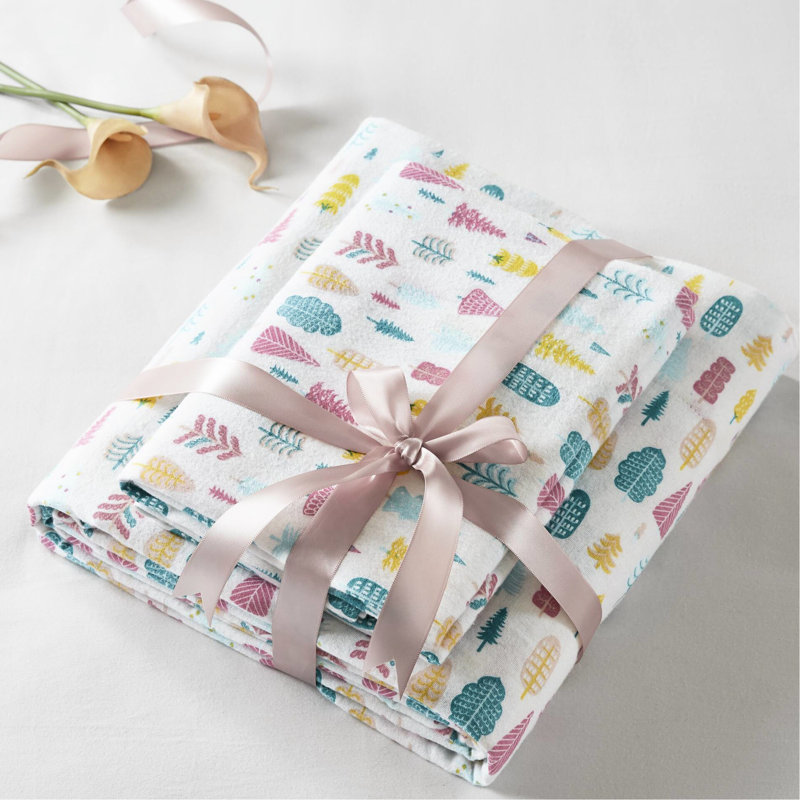 Drap simple en flanelle de coton TG avec arbres des Fêtes blancs, adapté pour un matelas de 12 po, comprend une housse plate et une taie d'oreiller à 100%