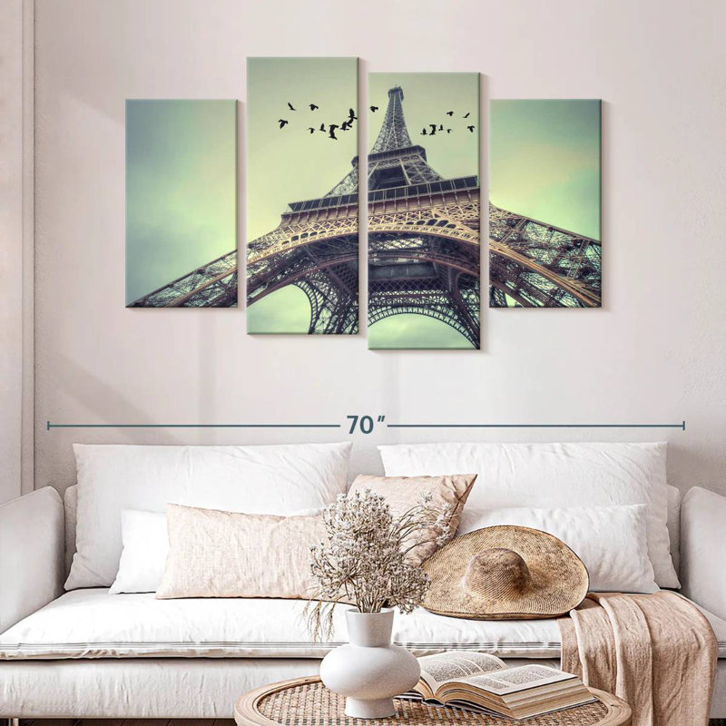 Lilie Eiffel Tower Daylight
