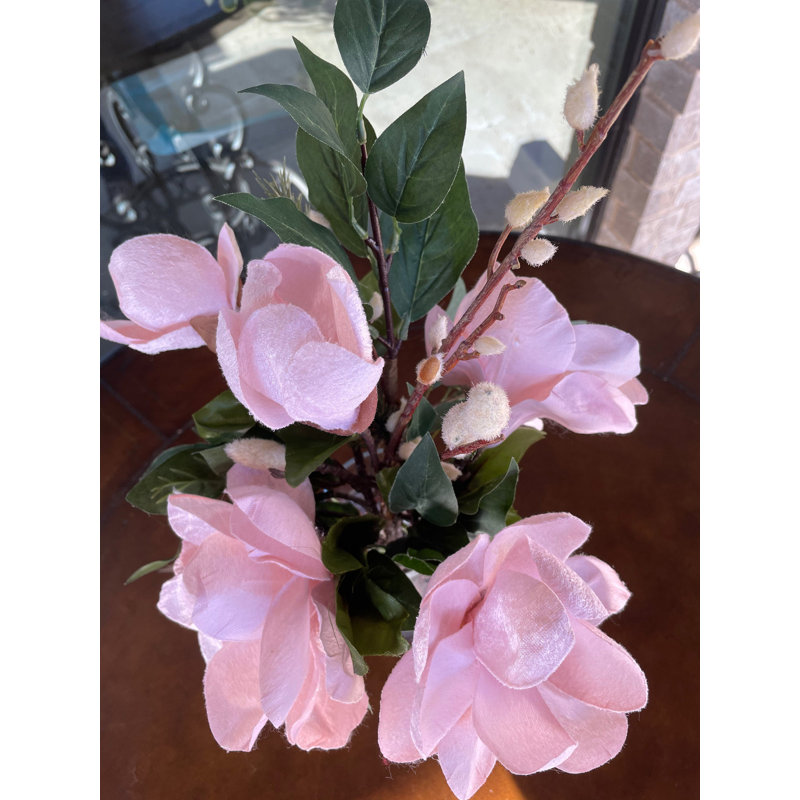 Arrangement de magnolia dans un vase