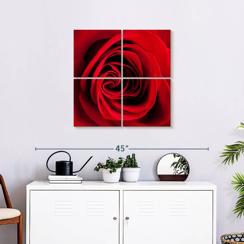Rose rouge en fleurs, H 26 po x l 26 po