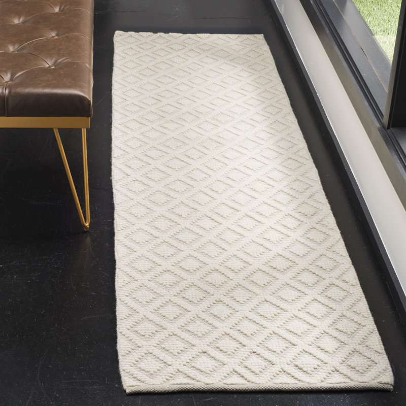 Bareen Geometric Handmade Tufted Wool/Cotton Area Rug in Ivory, Runner 2'3" x 8'