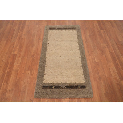 Élégant tapis beige et brun de style Gabbeh pour maisons modernes
