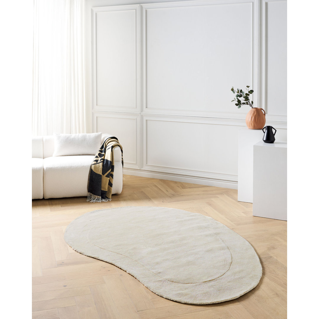 Handgefertigter Teppich Bernadyne in Beige