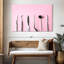 Outils dentaires sur fond rose-715446603