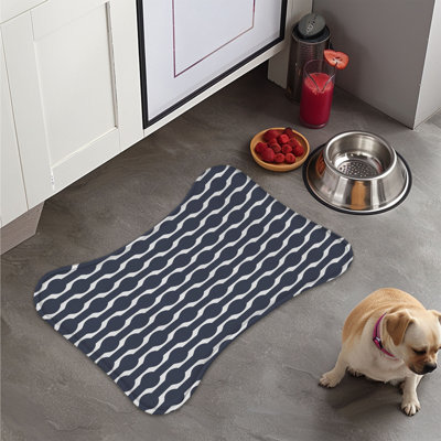 Patriotic Pride - 1 Piece Bone Shape Feeding Mat