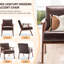 Chaise de chambre à coucher de style Mid-Century avec des coussins en bois massif confortables et stables pour une expérience relaxante