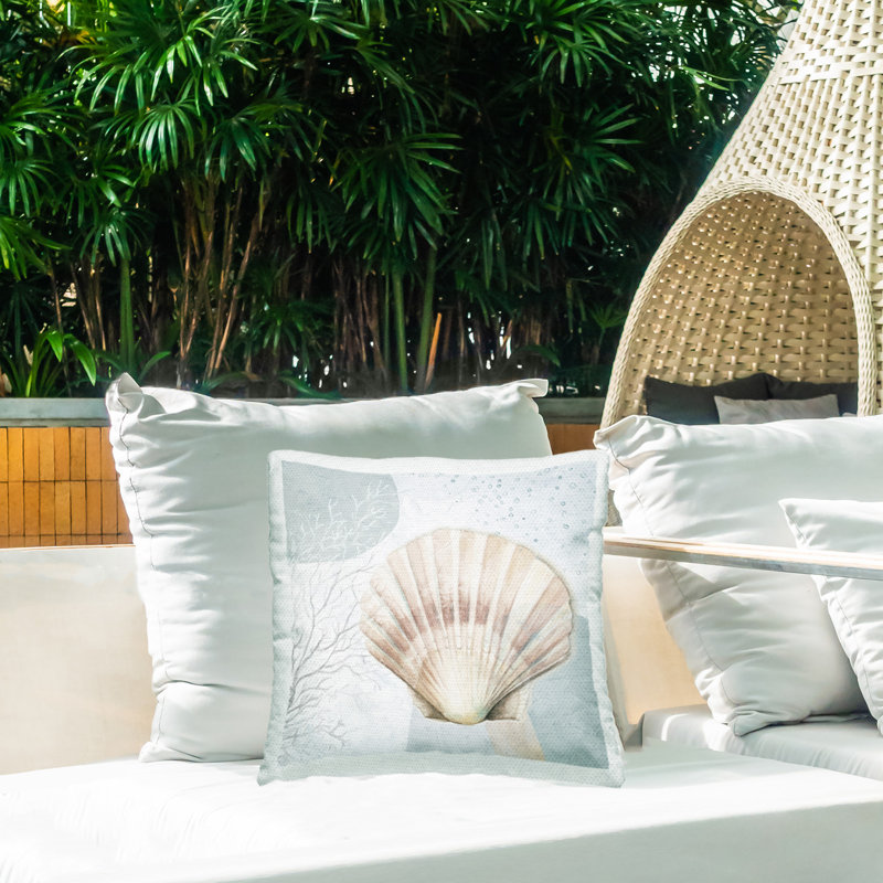 Coussin décoratif d'extérieur à motif de cercles Seashell par Patricia Pinto