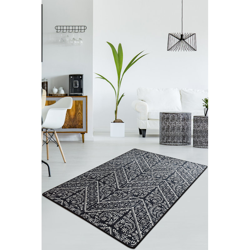 Durable Hall Carpet (2.6 x 6.6 ft) | 100% Polyester, Pile Height: 0.2 in, Total Thickness: 0.4 in | Antibacterial, Non-Slip Underside, Machine Washable | Ideal for Home Entryways, Elegant and Functional Design