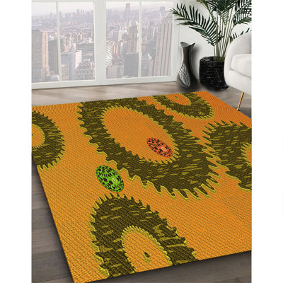 Tapis jaune tissé à la machine