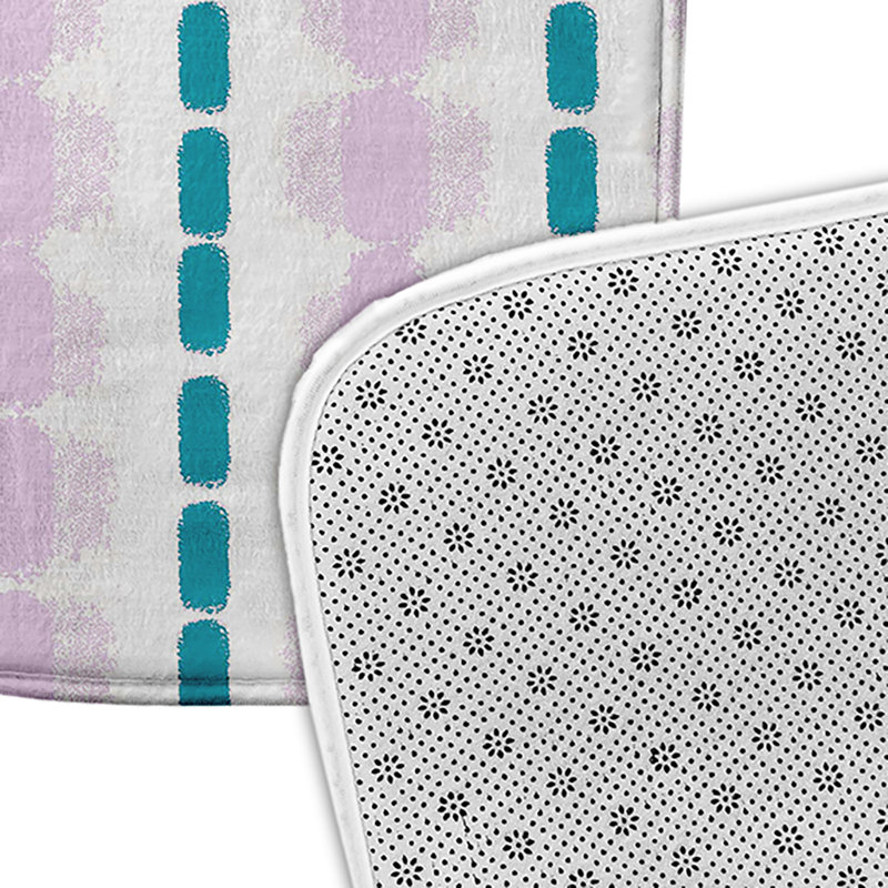 Tapis de bain Funky Junky, L 17 po x L 24 po, Bleu / mauve pale