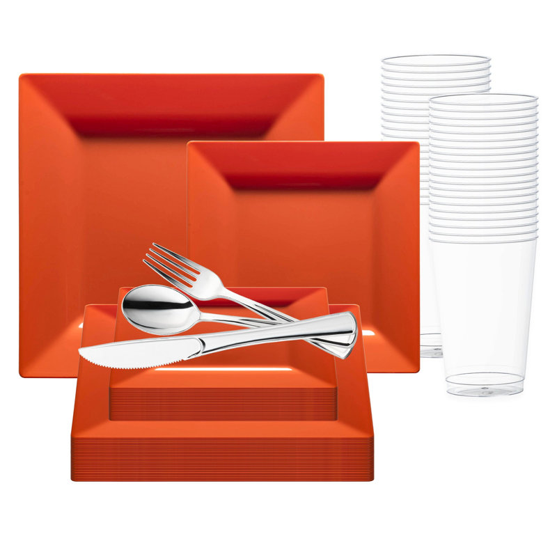 Assiettes carrées en plastique orange brûlé, ensemble de 60 pièces, idéal pour un mariage.