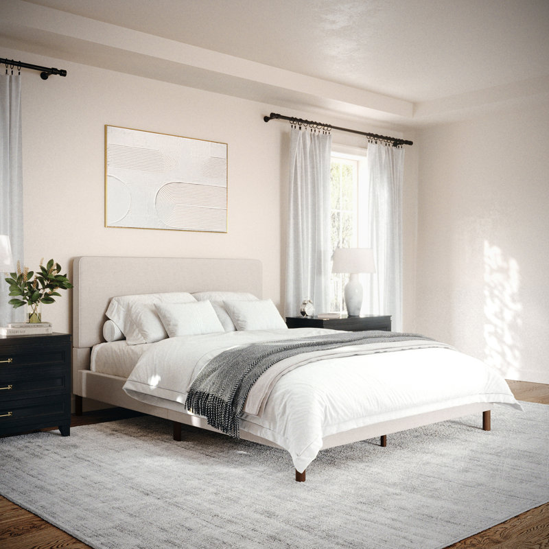 Lit plateforme tapissier avec tête de lit passepoilée Martha Stewart Britta, Grand, Beige