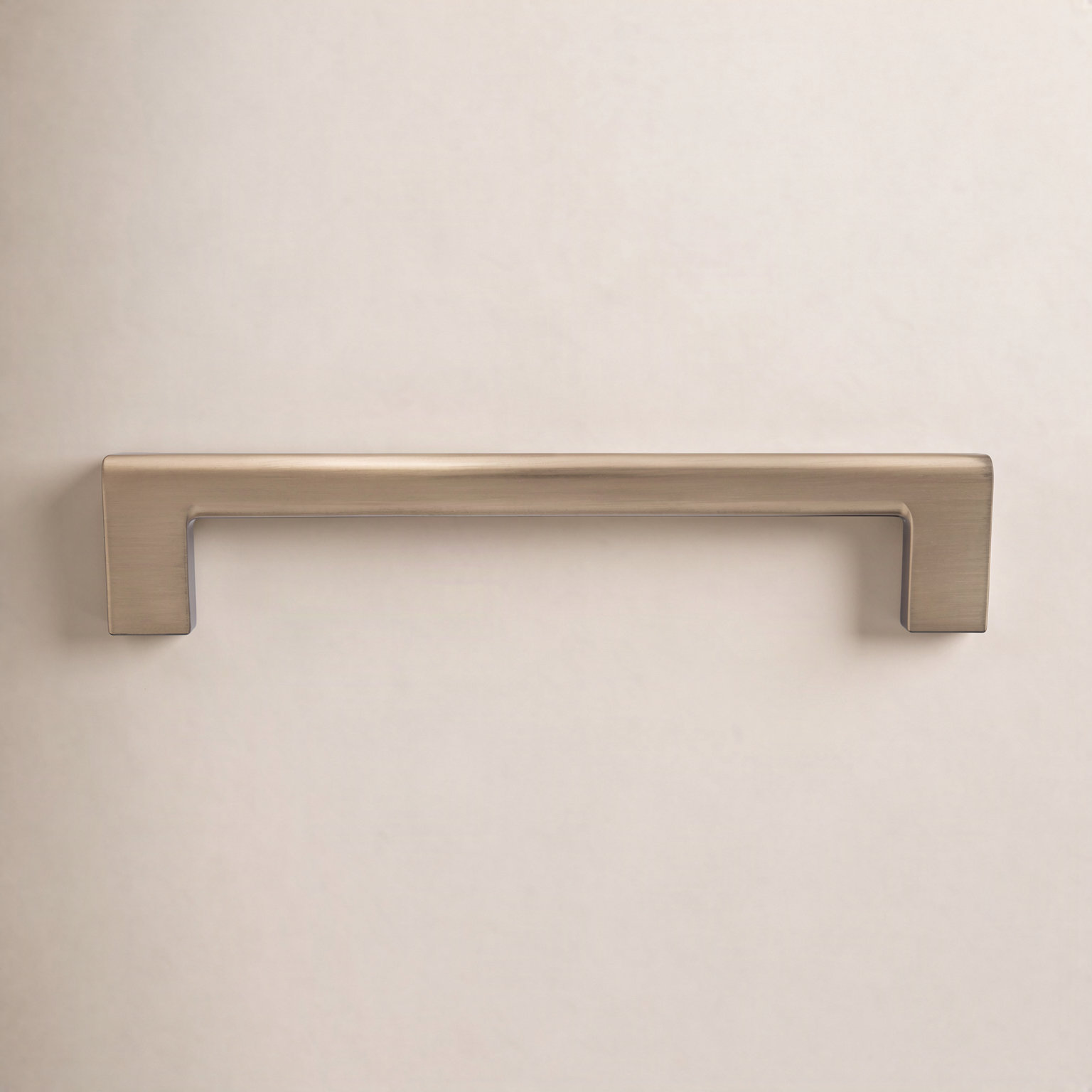 Vail Bar Drawer Pull, 6", Champagne Bronze