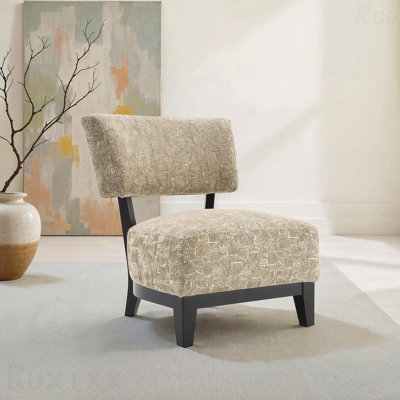 Chaise d'appoint de style contemporain avec accoudoirs sans accoudoirs et pieds effilés au fini beige, style primaire pour un salon confortable