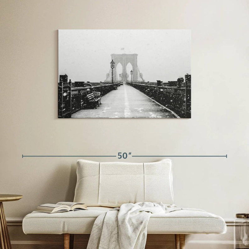 Nicci Winter au pont de Brooklyn, H 26 po x l 39 po