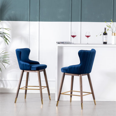 Tabourets à oreilles à hauteur de comptoir, bleu de 2, rembourrage, rembourrage en mousse épaisse, pieds fuselés avec tabourets au fini noyer, tissu d'ameublement en velours d'ampleur délicate, style Mid-Century