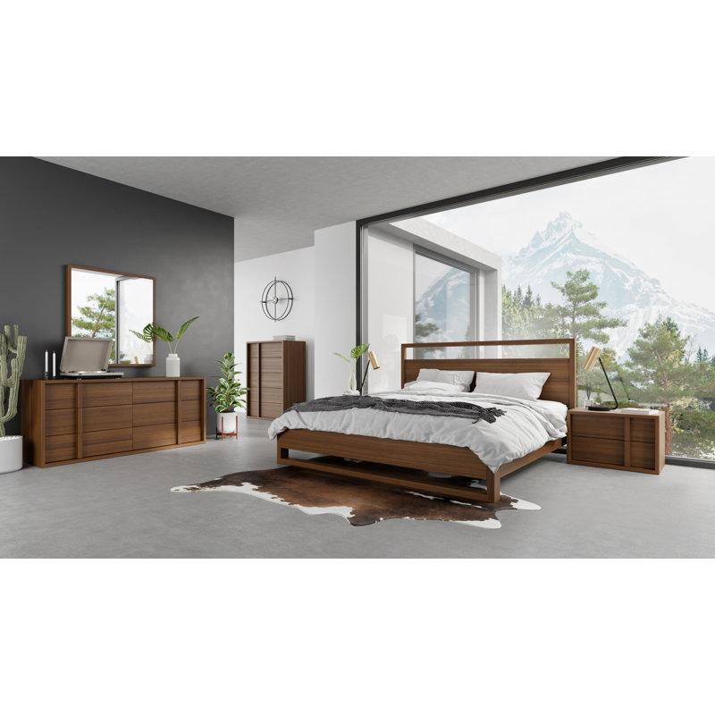 Alvarez 5-Piece Manufactured Wood Bedroom Furniture Set, Queen