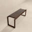 Banc en cuir brun clair de style Mid-Century avec structure en bois massif et pieds fuselés