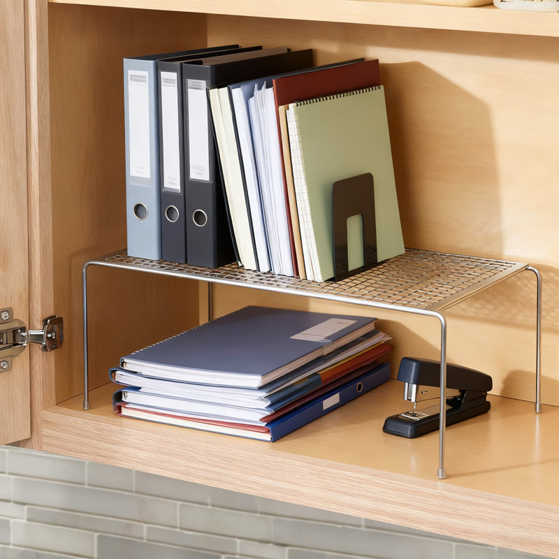Organisateur d'armoires en métal extensible et empilable Idesign Classico