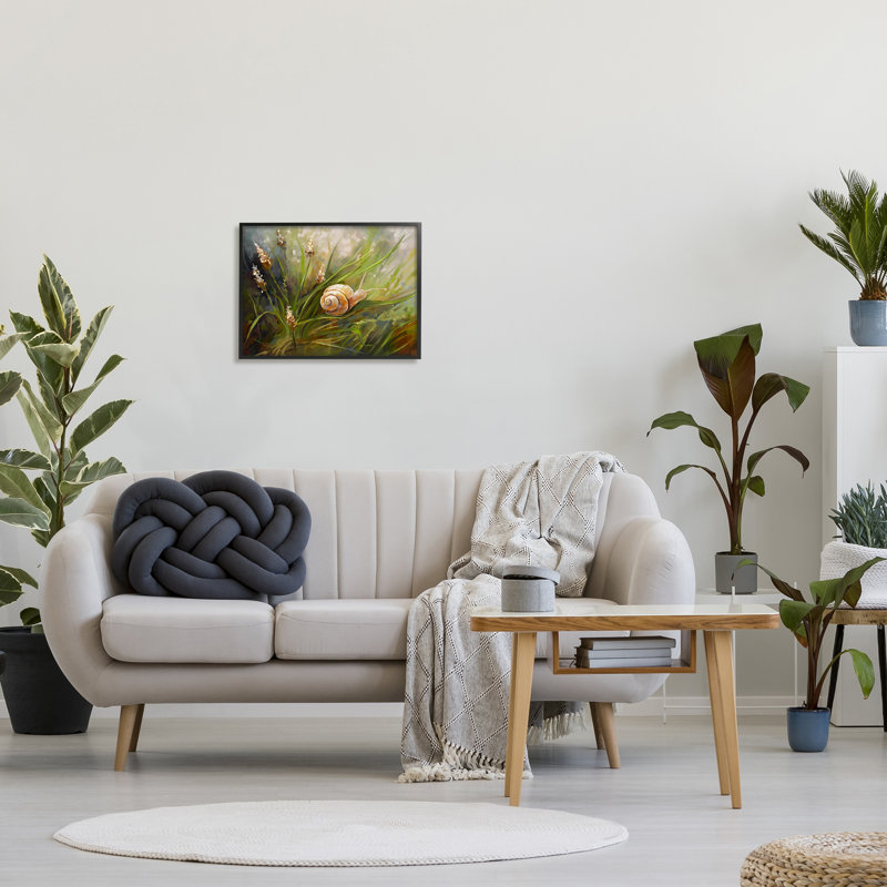 Bb-272 - Escargot encadré sur verdure encadré sur bois par Ziwei Li, Giclée encadrée noir minuit