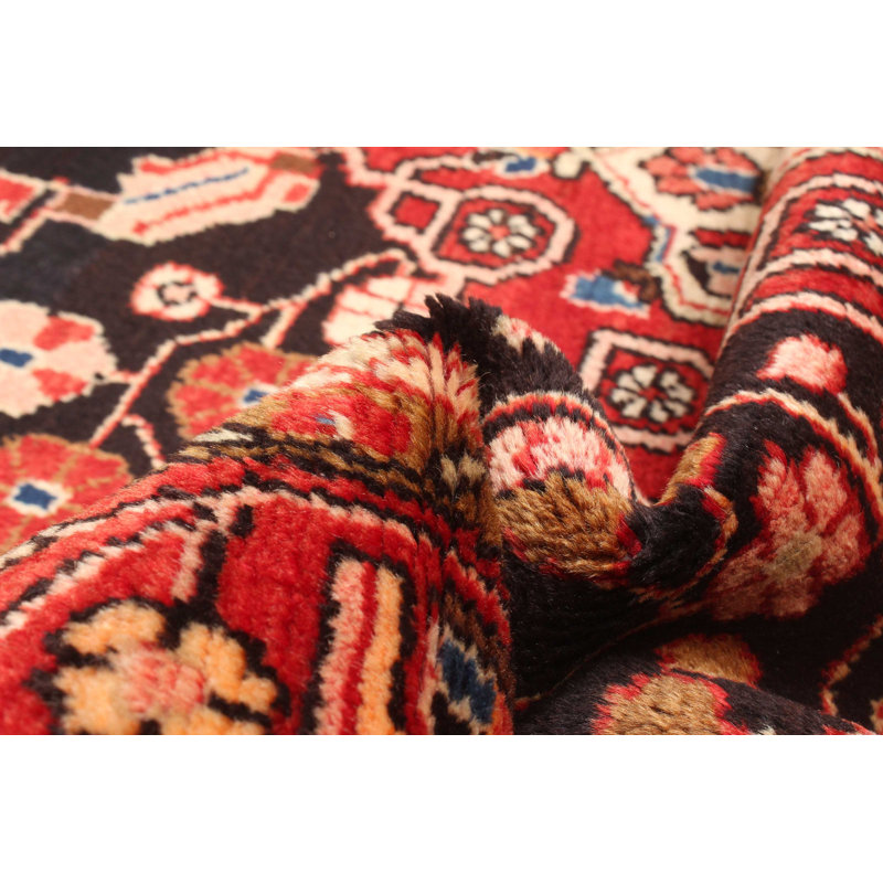 Tapis noir Anadol 4 pi 8 po x 7 pi 3 po